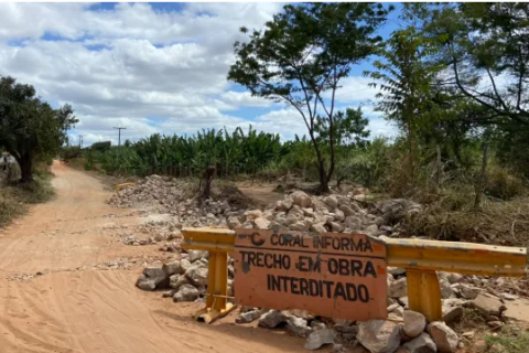 Trecho da estrada do Sítio Malhada, em Barbalha, passa por obras de requalificação