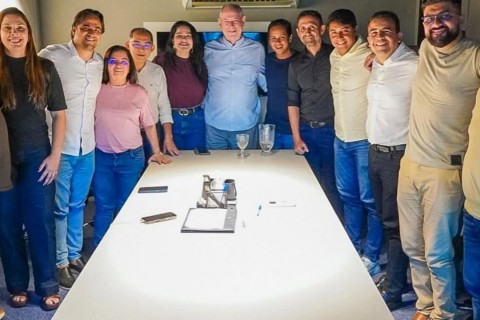 11 vereadores de Juazeiro do Norte fecham apoio a Ciro Gomes durante encontro em Fortaleza