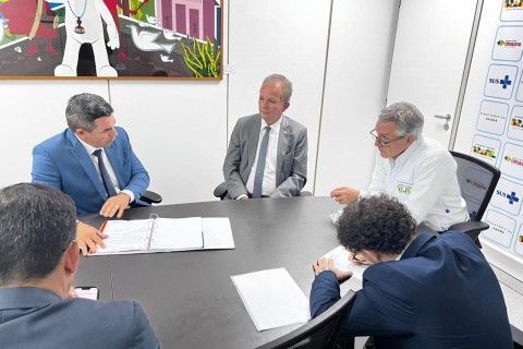 Prefeito de Potengi se reúne com ministro da Saúde em Brasília para tratar de reajuste do teto do MAC do hospital municipal